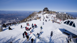 Trượt tuyết mùa đông dành cho du khách du lịch Hàn Quốc