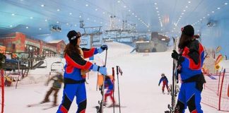 Đắm mình trong công viên tuyết Ski Dubai giữa lòng sa mạc rộng lớn